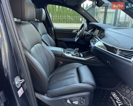 Сірий БМВ X7, об'ємом двигуна 4.39 л та пробігом 85 тис. км за 75900 $, фото 27 на Automoto.ua