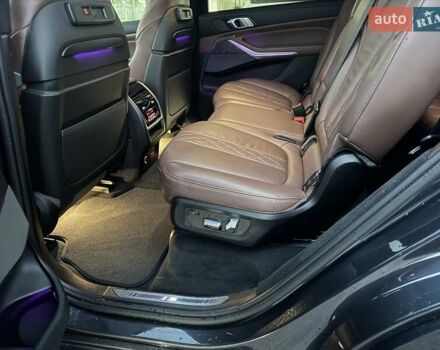 Серый БМВ X7, объемом двигателя 3 л и пробегом 143 тыс. км за 59900 $, фото 31 на Automoto.ua