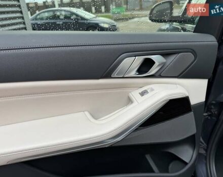 Серый БМВ X7, объемом двигателя 3 л и пробегом 259 тыс. км за 57500 $, фото 52 на Automoto.ua
