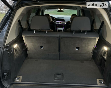 Серый БМВ X7, объемом двигателя 3 л и пробегом 78 тыс. км за 67900 $, фото 47 на Automoto.ua