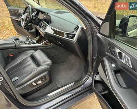 Сірий БМВ X7, об'ємом двигуна 3 л та пробігом 131 тис. км за 60700 $, фото 14 на Automoto.ua