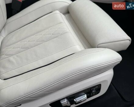 Серый БМВ X7, объемом двигателя 3 л и пробегом 259 тыс. км за 57500 $, фото 33 на Automoto.ua