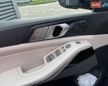 Серый БМВ X7, объемом двигателя 3 л и пробегом 259 тыс. км за 57500 $, фото 18 на Automoto.ua