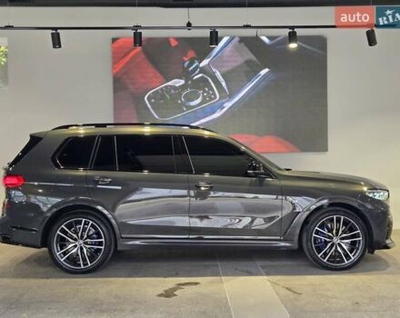 Серый БМВ X7, объемом двигателя 3 л и пробегом 111 тыс. км за 85999 $, фото 4 на Automoto.ua