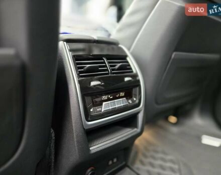 Серый БМВ X7, объемом двигателя 3 л и пробегом 111 тыс. км за 85999 $, фото 25 на Automoto.ua