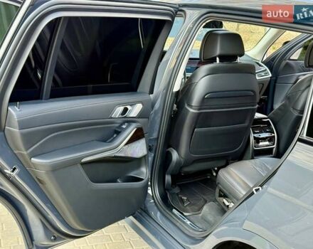 Сірий БМВ X7, об'ємом двигуна 2.99 л та пробігом 99 тис. км за 95900 $, фото 52 на Automoto.ua