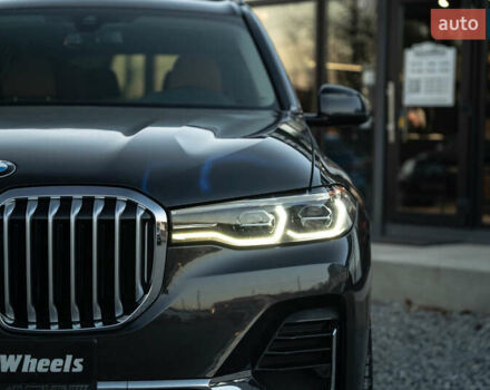 Серый БМВ X7, объемом двигателя 3 л и пробегом 56 тыс. км за 68900 $, фото 12 на Automoto.ua