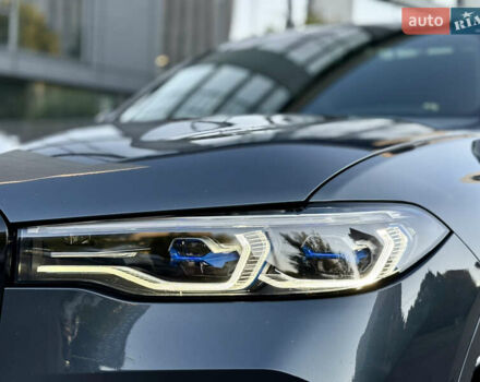 Серый БМВ X7, объемом двигателя 2.99 л и пробегом 194 тыс. км за 65900 $, фото 3 на Automoto.ua