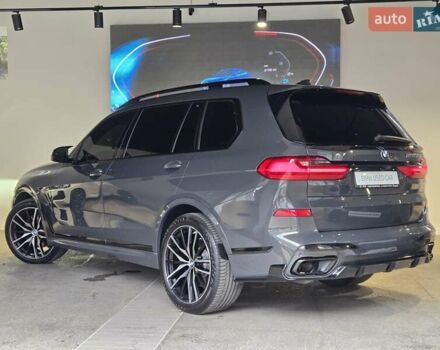 Серый БМВ X7, объемом двигателя 3 л и пробегом 111 тыс. км за 85999 $, фото 7 на Automoto.ua
