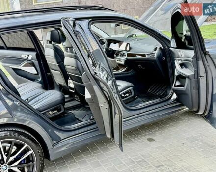 Сірий БМВ X7, об'ємом двигуна 2.99 л та пробігом 99 тис. км за 95900 $, фото 37 на Automoto.ua