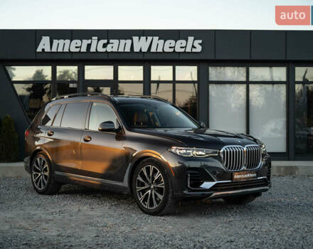Серый БМВ X7, объемом двигателя 3 л и пробегом 56 тыс. км за 68900 $, фото 2 на Automoto.ua