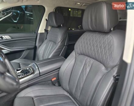 Серый БМВ X7, объемом двигателя 3 л и пробегом 111 тыс. км за 85999 $, фото 11 на Automoto.ua