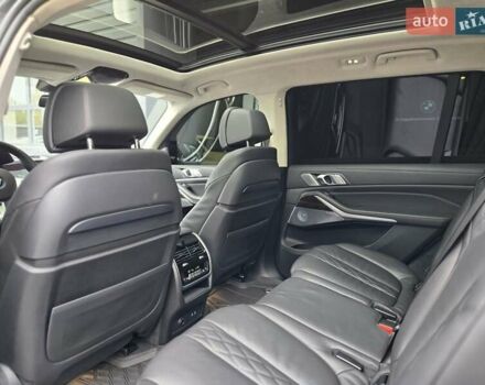 Серый БМВ X7, объемом двигателя 3 л и пробегом 111 тыс. км за 85999 $, фото 14 на Automoto.ua