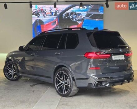 Серый БМВ X7, объемом двигателя 3 л и пробегом 111 тыс. км за 85999 $, фото 6 на Automoto.ua