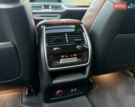 Серый БМВ X7, объемом двигателя 2.99 л и пробегом 194 тыс. км за 65900 $, фото 73 на Automoto.ua