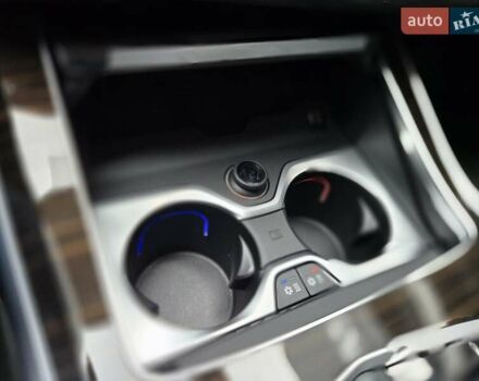 Серый БМВ X7, объемом двигателя 3 л и пробегом 111 тыс. км за 85999 $, фото 18 на Automoto.ua