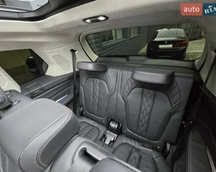 Серый БМВ X7, объемом двигателя 3 л и пробегом 111 тыс. км за 85999 $, фото 26 на Automoto.ua