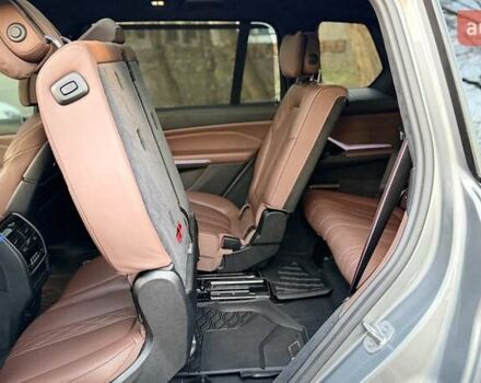 Серый БМВ X7, объемом двигателя 4.39 л и пробегом 83 тыс. км за 135000 $, фото 40 на Automoto.ua