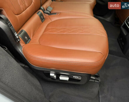 Серый БМВ X7, объемом двигателя 4.39 л и пробегом 45 тыс. км за 129900 $, фото 38 на Automoto.ua