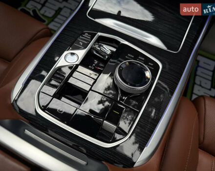 Серый БМВ X7, объемом двигателя 4.39 л и пробегом 45 тыс. км за 129900 $, фото 23 на Automoto.ua