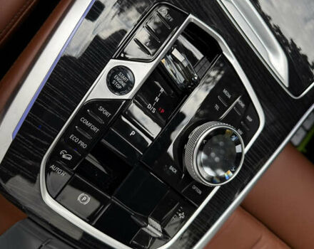 Серый БМВ X7, объемом двигателя 4.39 л и пробегом 45 тыс. км за 129900 $, фото 24 на Automoto.ua