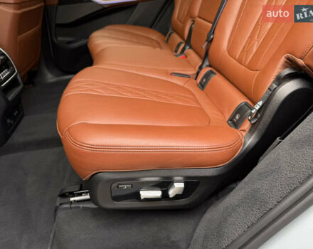 Серый БМВ X7, объемом двигателя 4.39 л и пробегом 45 тыс. км за 129900 $, фото 40 на Automoto.ua