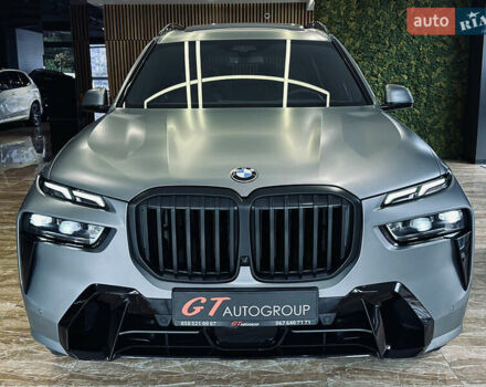 Серый БМВ X7, объемом двигателя 3 л и пробегом 95 тыс. км за 105000 $, фото 2 на Automoto.ua