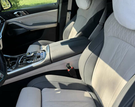 Серый БМВ X7, объемом двигателя 4.39 л и пробегом 60 тыс. км за 127000 $, фото 7 на Automoto.ua