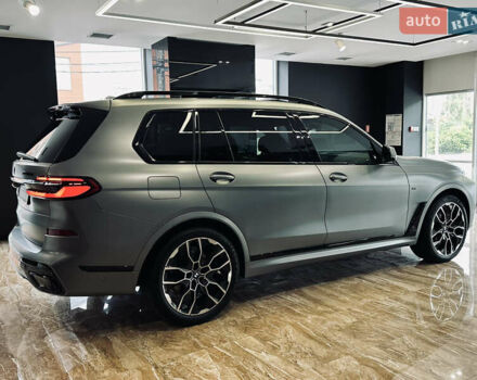 Серый БМВ X7, объемом двигателя 3 л и пробегом 95 тыс. км за 105000 $, фото 5 на Automoto.ua