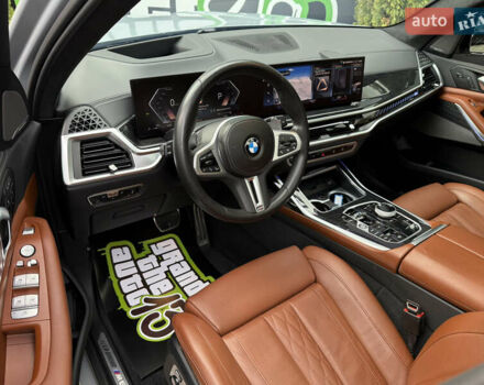 Серый БМВ X7, объемом двигателя 4.39 л и пробегом 45 тыс. км за 129900 $, фото 25 на Automoto.ua