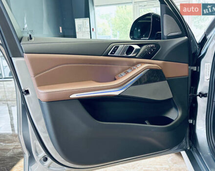Серый БМВ X7, объемом двигателя 3 л и пробегом 95 тыс. км за 105000 $, фото 17 на Automoto.ua