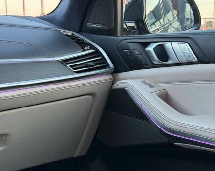 Серый БМВ X7, объемом двигателя 3 л и пробегом 45 тыс. км за 97500 $, фото 35 на Automoto.ua