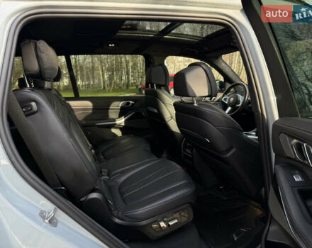 Серый БМВ X7, объемом двигателя 2.99 л и пробегом 82 тыс. км за 119000 $, фото 43 на Automoto.ua