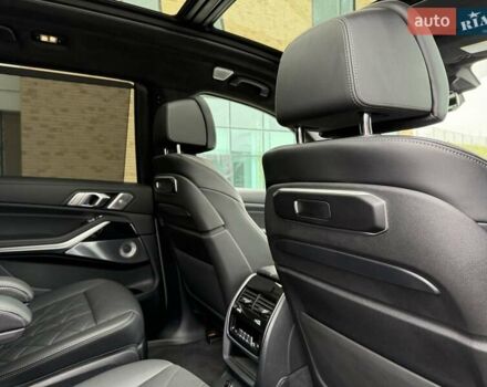 Серый БМВ X7, объемом двигателя 3 л и пробегом 16 тыс. км за 112800 $, фото 72 на Automoto.ua