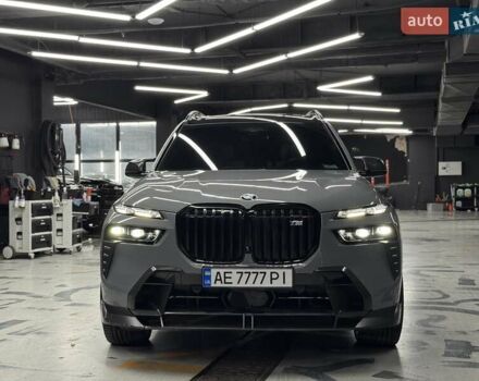 Серый БМВ X7, объемом двигателя 4.39 л и пробегом 39 тыс. км за 170000 $, фото 2 на Automoto.ua