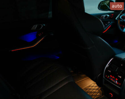 Сірий БМВ X7, об'ємом двигуна 3 л та пробігом 98 тис. км за 115000 $, фото 189 на Automoto.ua