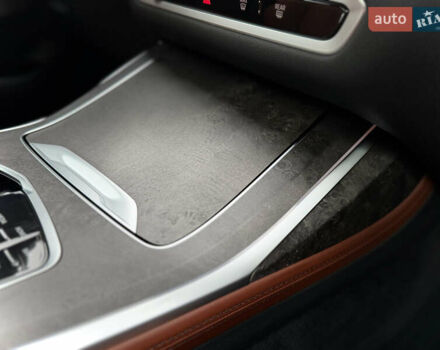 Серый БМВ X7, объемом двигателя 3 л и пробегом 63 тыс. км за 91000 $, фото 34 на Automoto.ua