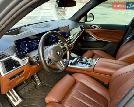 Серый БМВ X7, объемом двигателя 4.39 л и пробегом 45 тыс. км за 139900 $, фото 15 на Automoto.ua