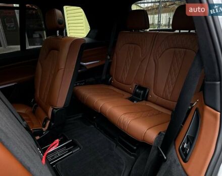 Серый БМВ X7, объемом двигателя 3 л и пробегом 63 тыс. км за 91000 $, фото 100 на Automoto.ua