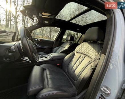 Серый БМВ X7, объемом двигателя 2.99 л и пробегом 82 тыс. км за 119000 $, фото 34 на Automoto.ua