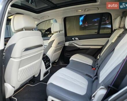 Серый БМВ X7, объемом двигателя 4.4 л и пробегом 70 тыс. км за 134999 $, фото 10 на Automoto.ua