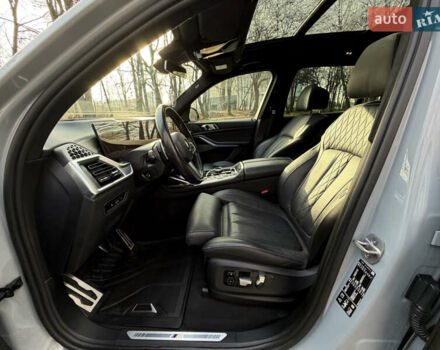 Серый БМВ X7, объемом двигателя 2.99 л и пробегом 82 тыс. км за 119000 $, фото 33 на Automoto.ua