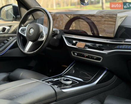 Серый БМВ X7, объемом двигателя 2.99 л и пробегом 82 тыс. км за 119000 $, фото 46 на Automoto.ua