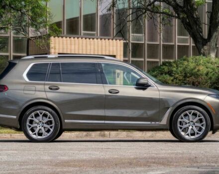 Серый БМВ X7, объемом двигателя 3 л и пробегом 25 тыс. км за 50000 $, фото 3 на Automoto.ua