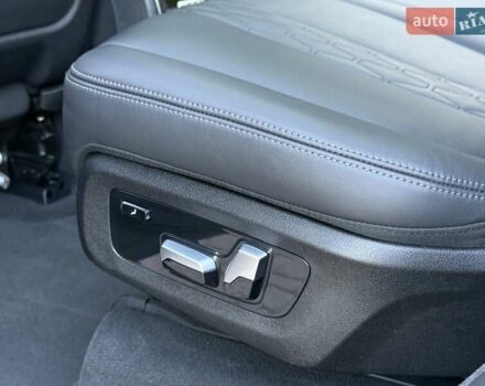 Серый БМВ X7, объемом двигателя 2.99 л и пробегом 99 тыс. км за 110900 $, фото 49 на Automoto.ua