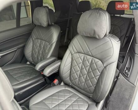 Серый БМВ X7, объемом двигателя 3 л и пробегом 16 тыс. км за 108800 $, фото 53 на Automoto.ua