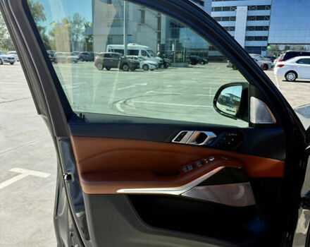 Серый БМВ X7, объемом двигателя 4.39 л и пробегом 34 тыс. км за 139900 $, фото 12 на Automoto.ua