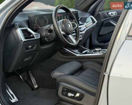 Серый БМВ X7, объемом двигателя 3 л и пробегом 43 тыс. км за 105000 $, фото 23 на Automoto.ua