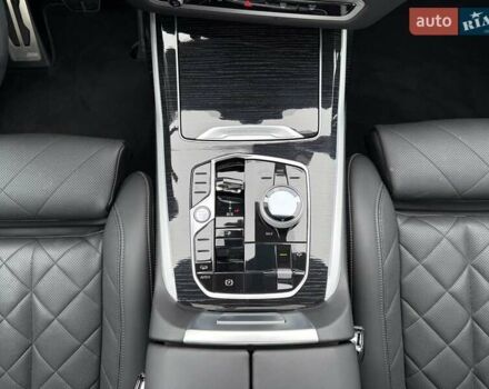 Серый БМВ X7, объемом двигателя 3 л и пробегом 16 тыс. км за 112800 $, фото 57 на Automoto.ua