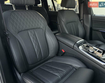 Серый БМВ X7, объемом двигателя 2.99 л и пробегом 86 тыс. км за 119000 $, фото 46 на Automoto.ua